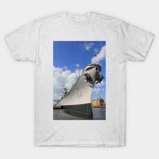 USS Wisconsin, BB64, moored in Norfolk, Virginia T-Shirt